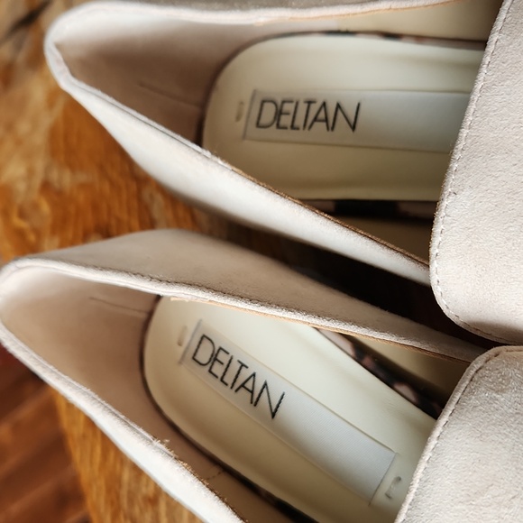 Deltan sz 9 Veronica Suede Tortoise Buckle Flared Block Heel Pumps Cream - Picture 12 of 13